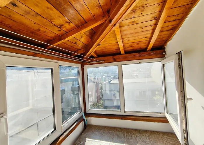 Alhana Panoramic - Center,